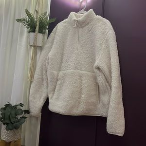 White fleece sherpa quarter zip sweatshirt with pocket